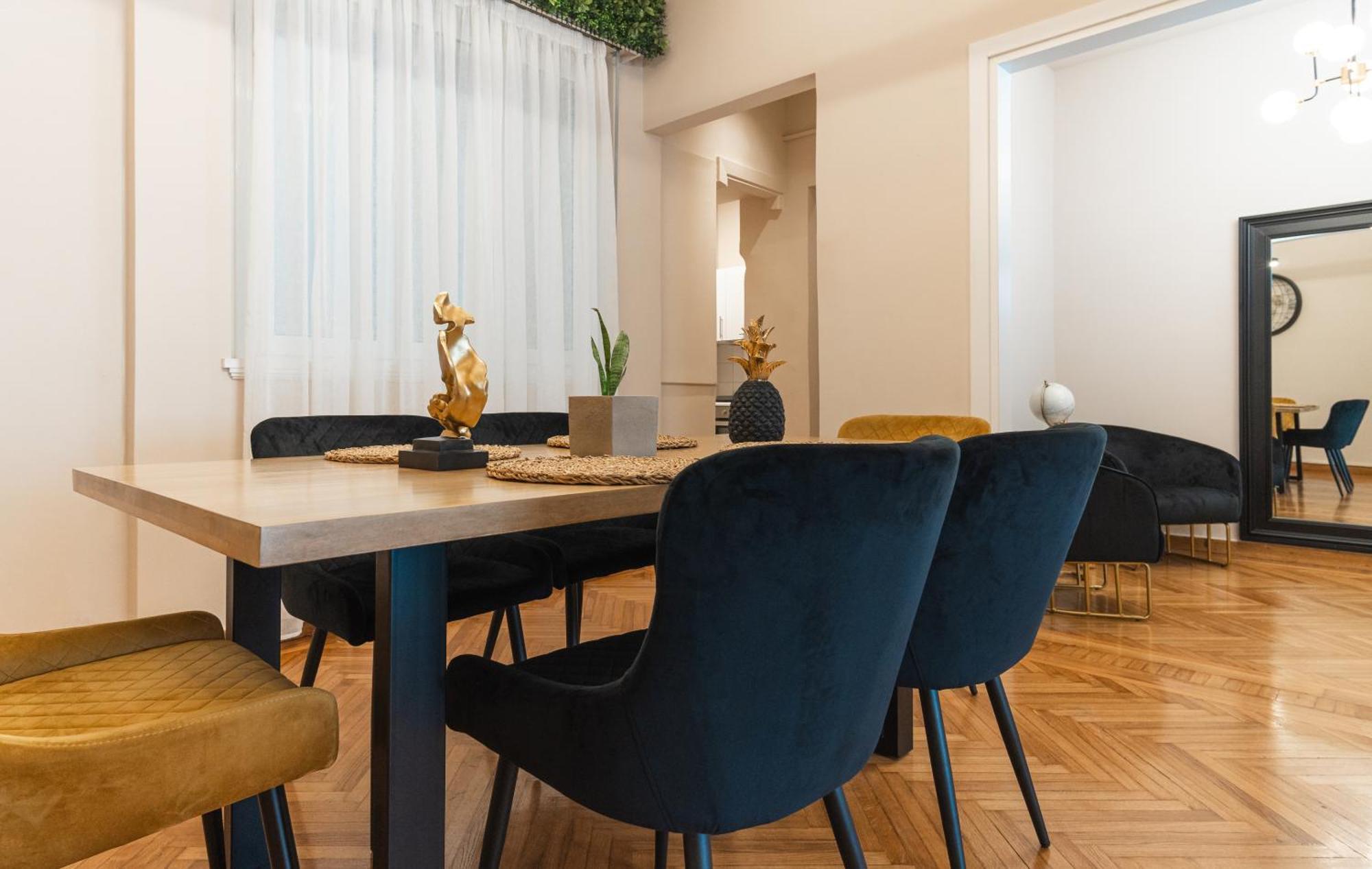 The Aristocratic House Apartment *